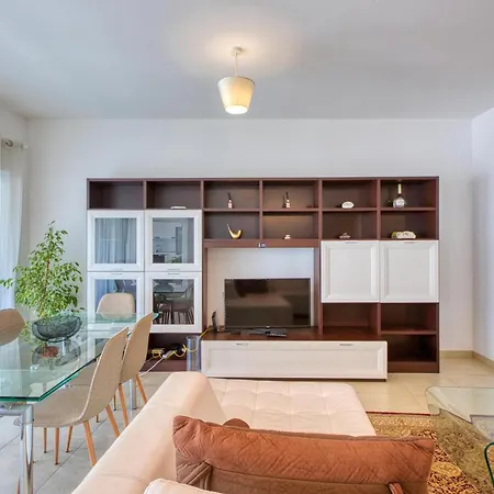 Your Spacious 3br In The Heart Of St'julians By 360 Estates Lejlighed