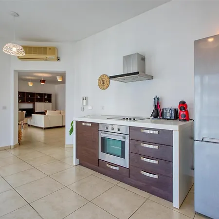 Lejlighed Your Spacious 3br In The Heart Of St'julians By 360 Estates Saint Julian's